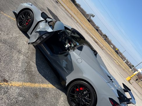 Used 2024 Chevrolet Corvette Stingray Convertible w/ Z51 Performance Package image 4