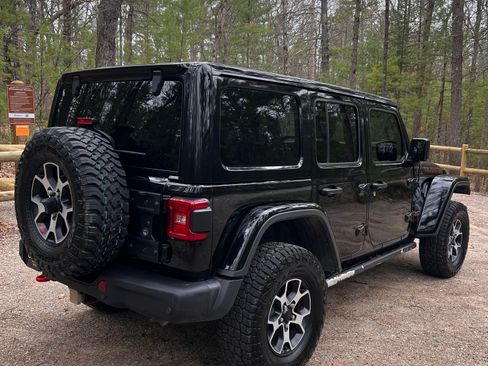 Used 2022 Jeep Wrangler Unlimited Rubicon w/ Steel Bumper Group AWD/4WD image 6
