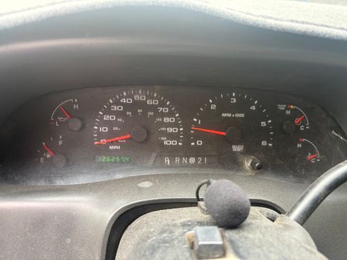 Used 2002 Ford F550 2WD Regular Cab Super Duty image 12
