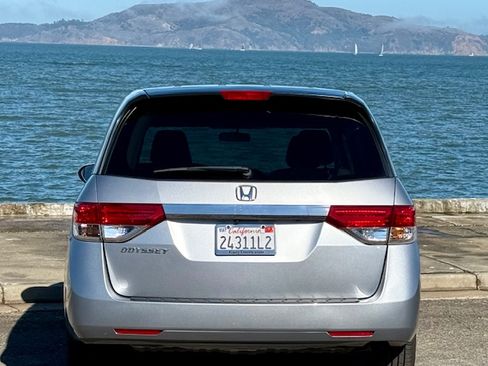 Used 2017 Honda Odyssey EX image 4