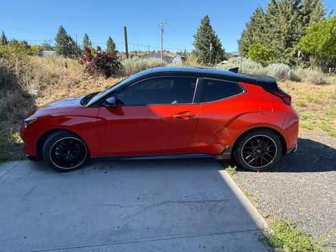 Used 2019 Hyundai Veloster Turbo Ultimate FWD image 2