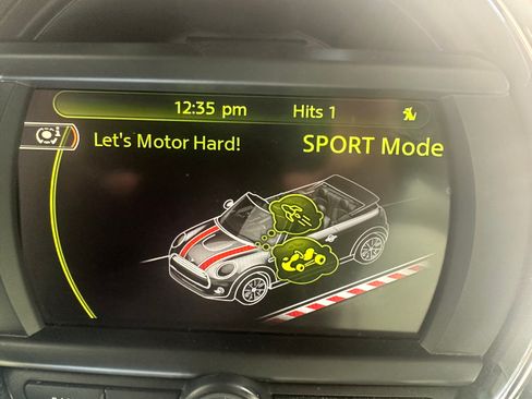 Used 2016 MINI Cooper Convertible image 22