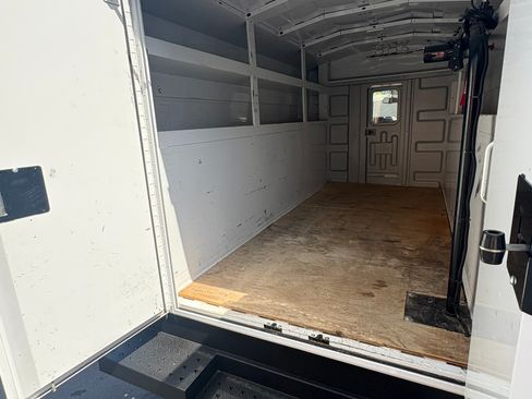 Used 2023 Ford E-350 and Econoline 350 Super Duty w/ Power Windows & Locks Group image 12