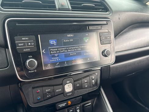 Used 2018 Nissan Leaf SV w/ SV Technology Package image 15