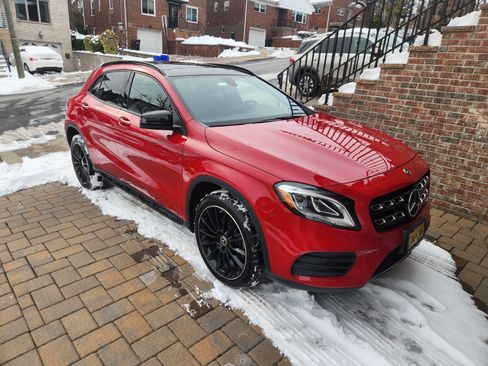 Used 2020 Mercedes-Benz GLA 250 4MATIC image 1