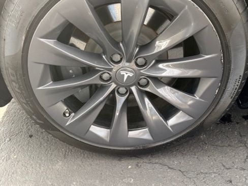 Used 2020 Tesla Model S Long Range Plus image 21