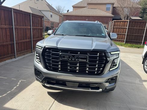 Used 2025 GMC Yukon Denali Ultimate image 1