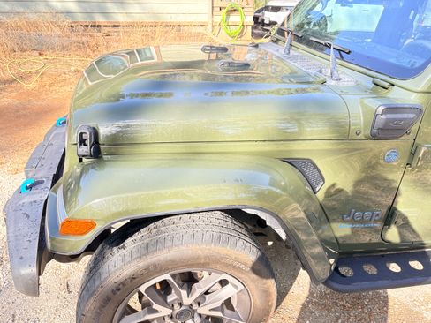 Used 2024 Jeep Wrangler Unlimited AWD/4WD image 2