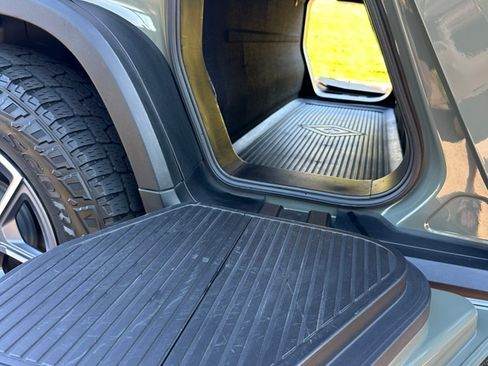 Used 2023 Rivian R1T Launch Edition image 23