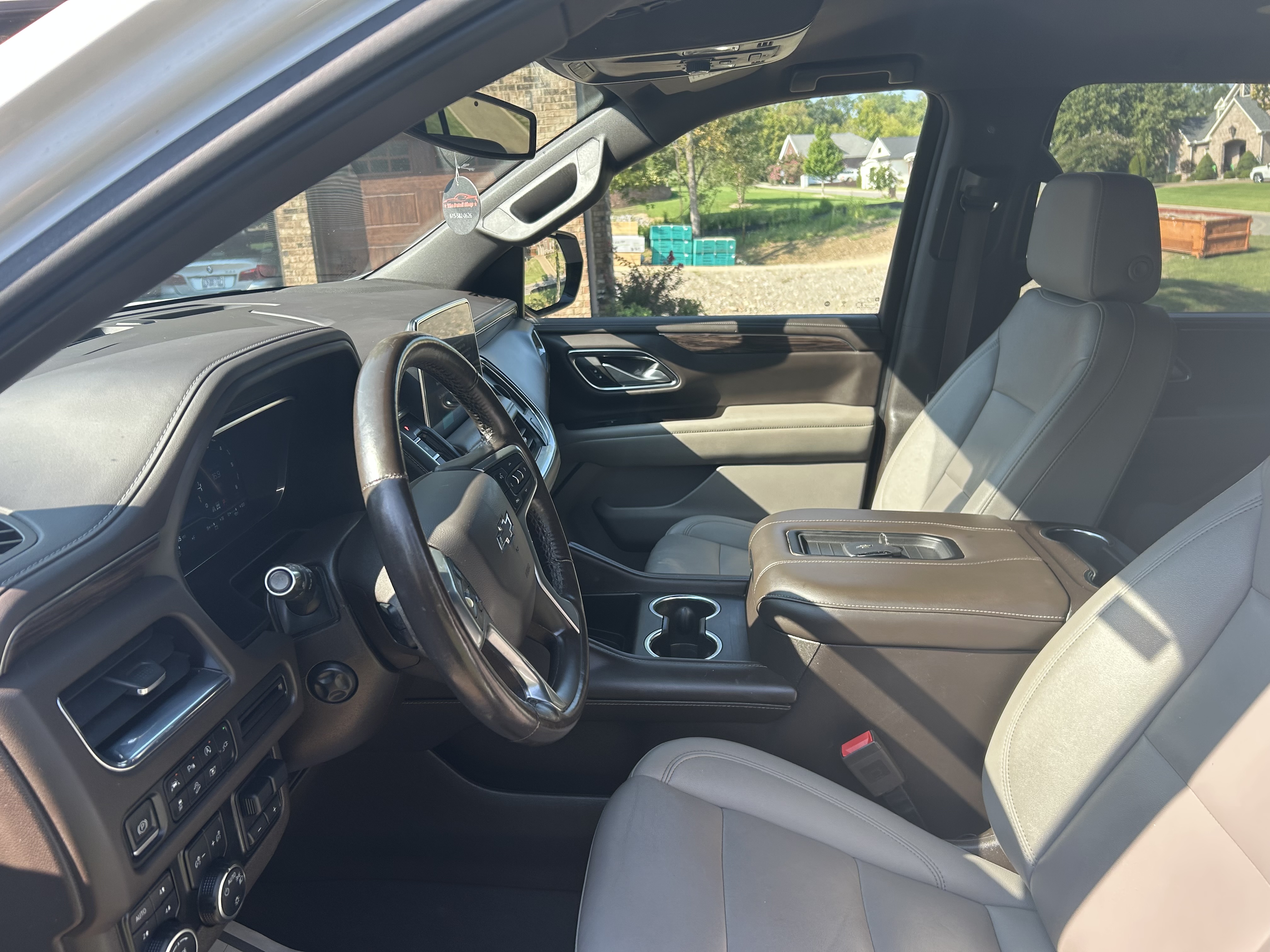 Used 2022 Chevrolet Suburban Z71 w/ Luxury Package AWD/4WD image 10