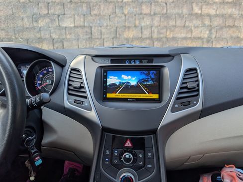 Used 2014 Hyundai Elantra SE image 4