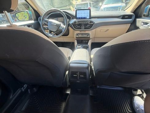 Used 2020 Ford Escape SE AWD/4WD image 4