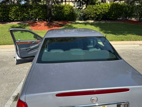 Used 2004 Cadillac De Ville Sedan w/ Equipment Group image 15