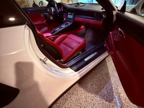 Used 2014 Porsche 911 Turbo S image 6