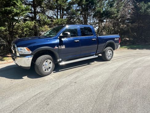 Used 2018 RAM 2500 Tradesman w/ Chrome Appearance Group AWD/4WD image 11