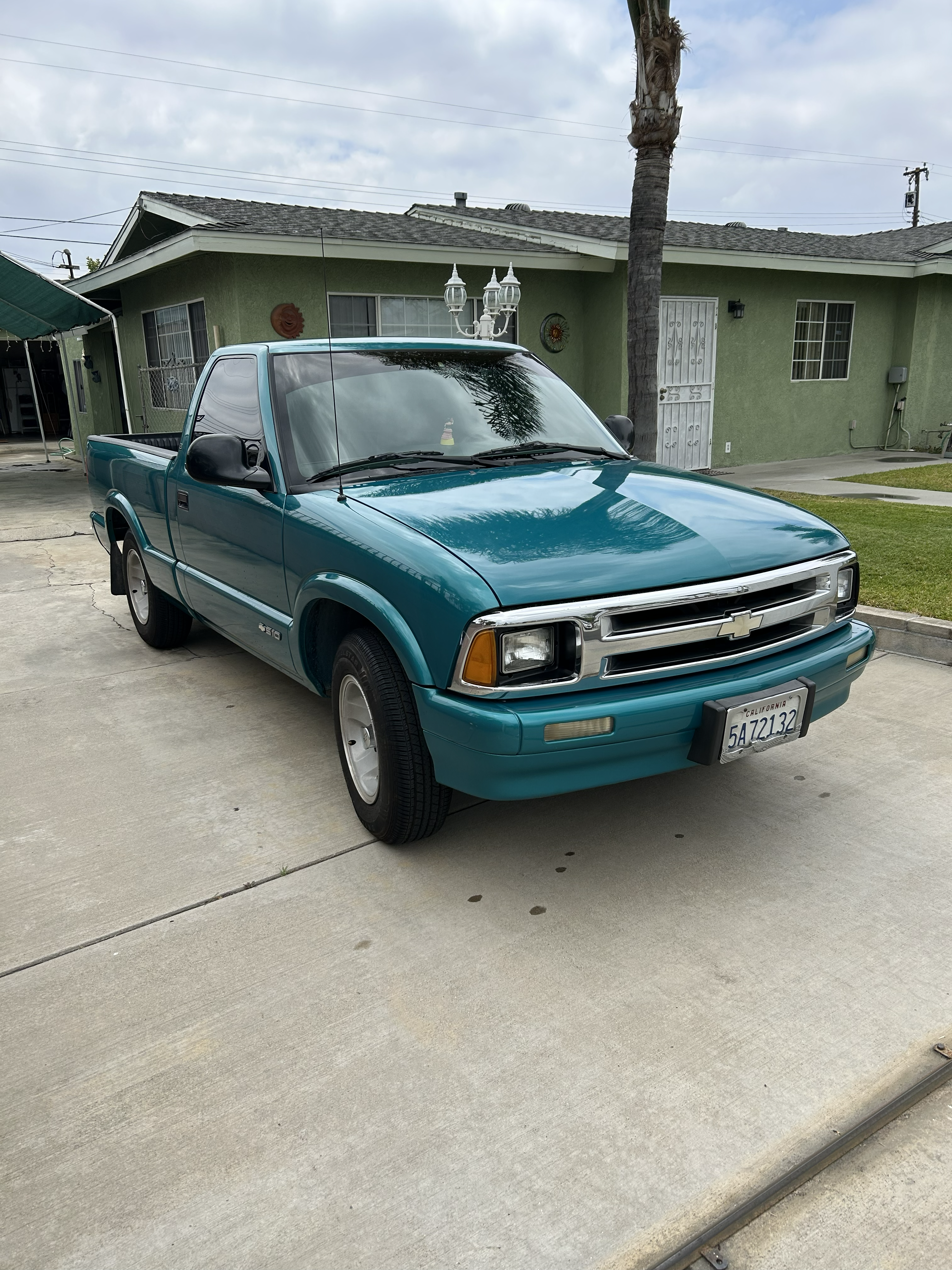 Used 1995 Chevrolet S10 Pickup 2WD Regular Cab image 1