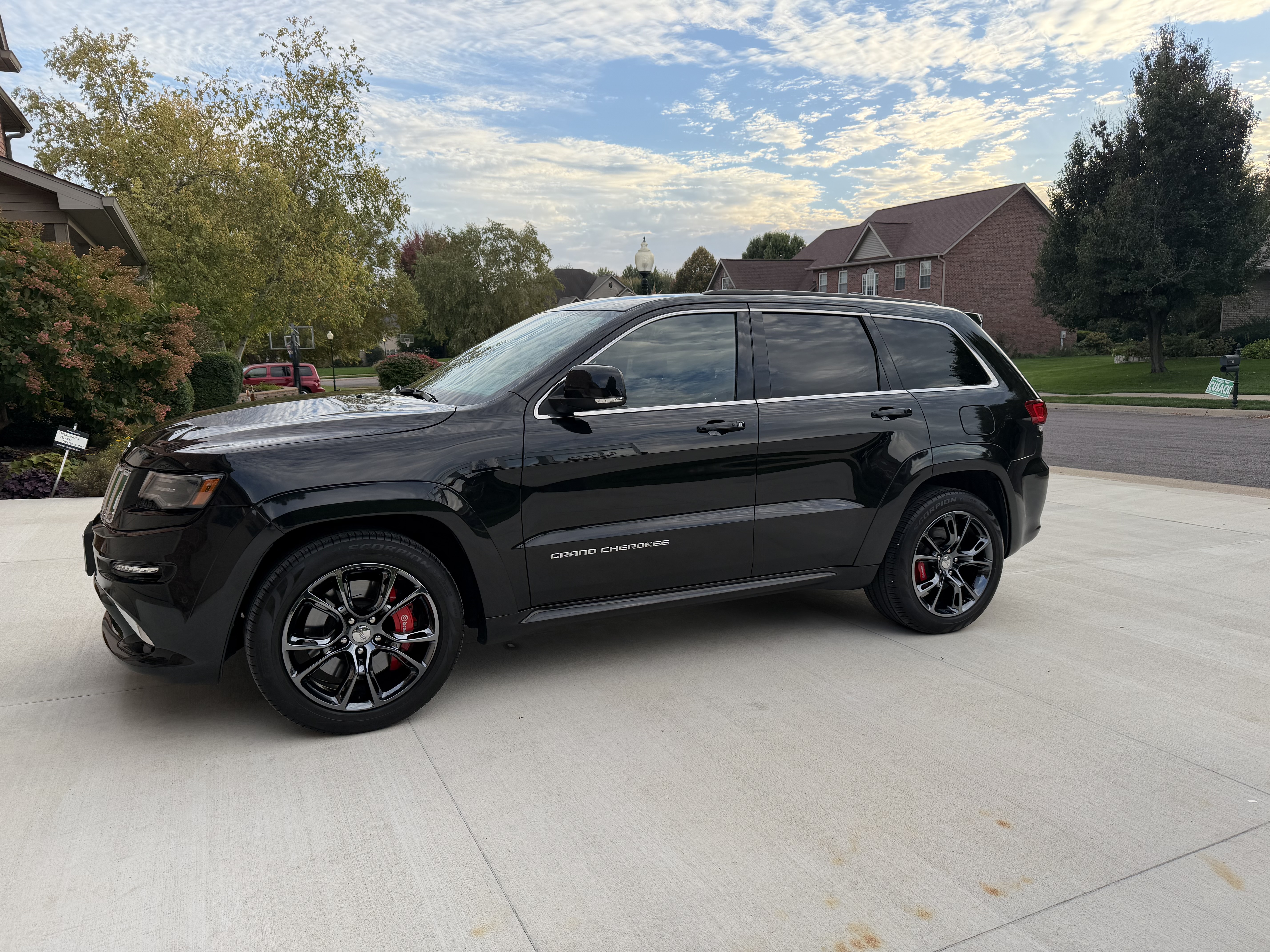 Used 2014 Jeep Grand Cherokee SRT w/ Trailer Tow Group IV AWD/4WD image 2