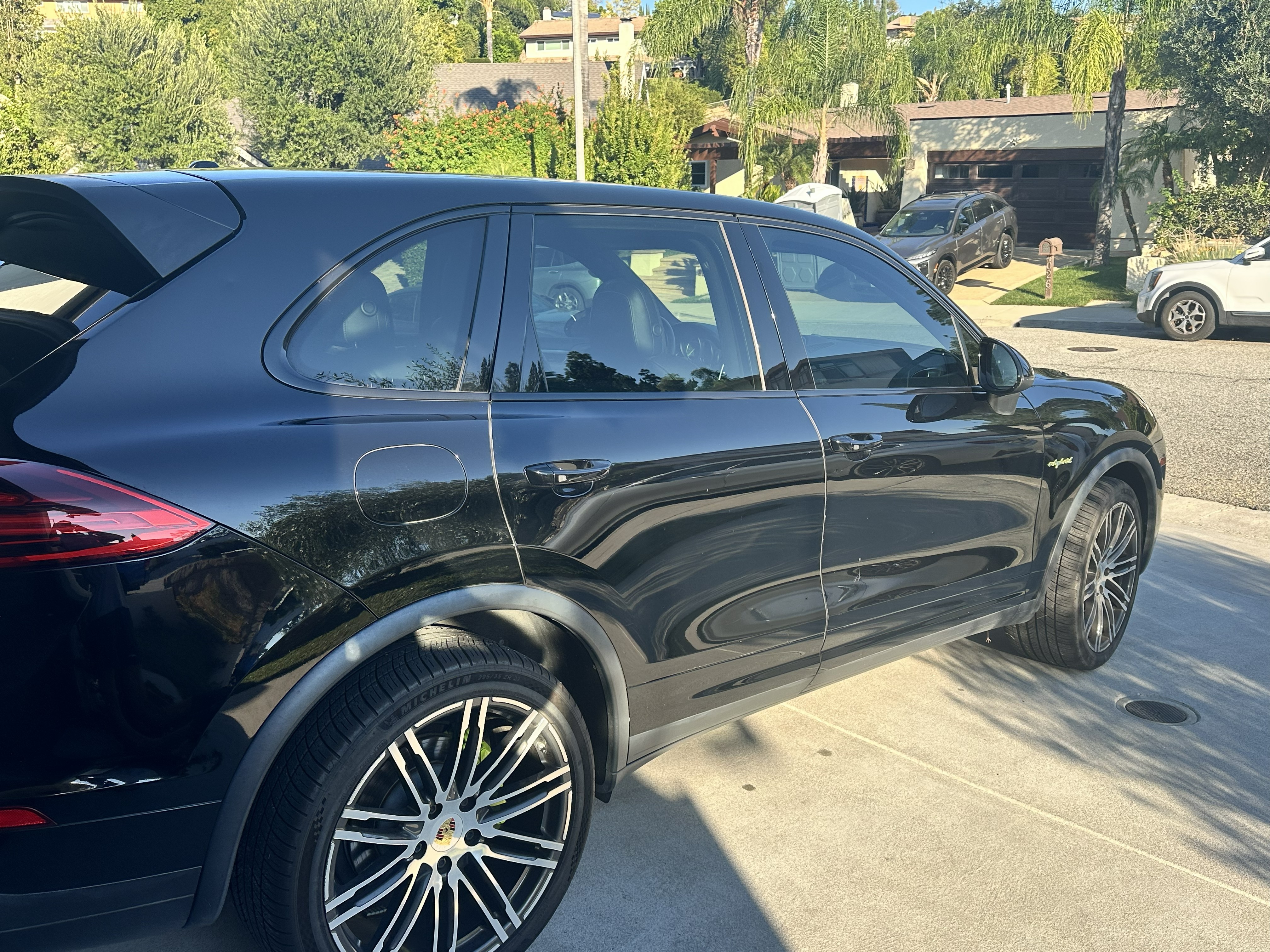 Used 2016 Porsche Cayenne S AWD/4WD image 8