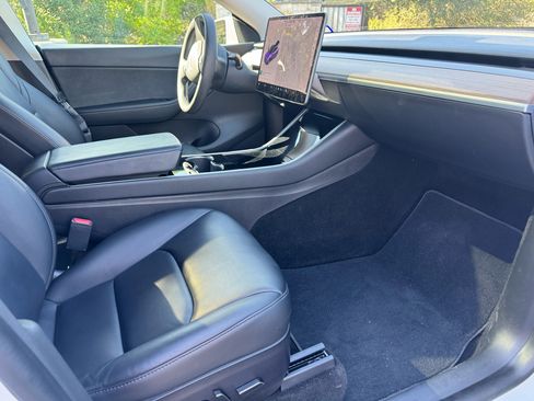 Used 2021 Tesla Model Y Long Range image 15