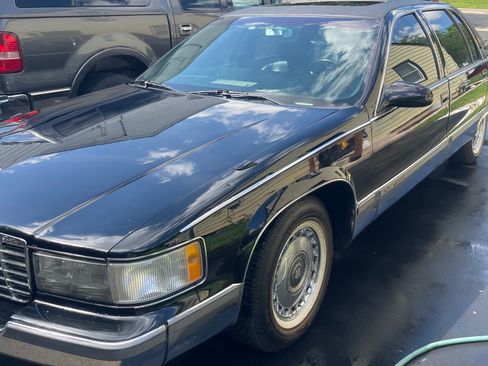 Used 1996 Cadillac Fleetwood Brougham RWD image 5