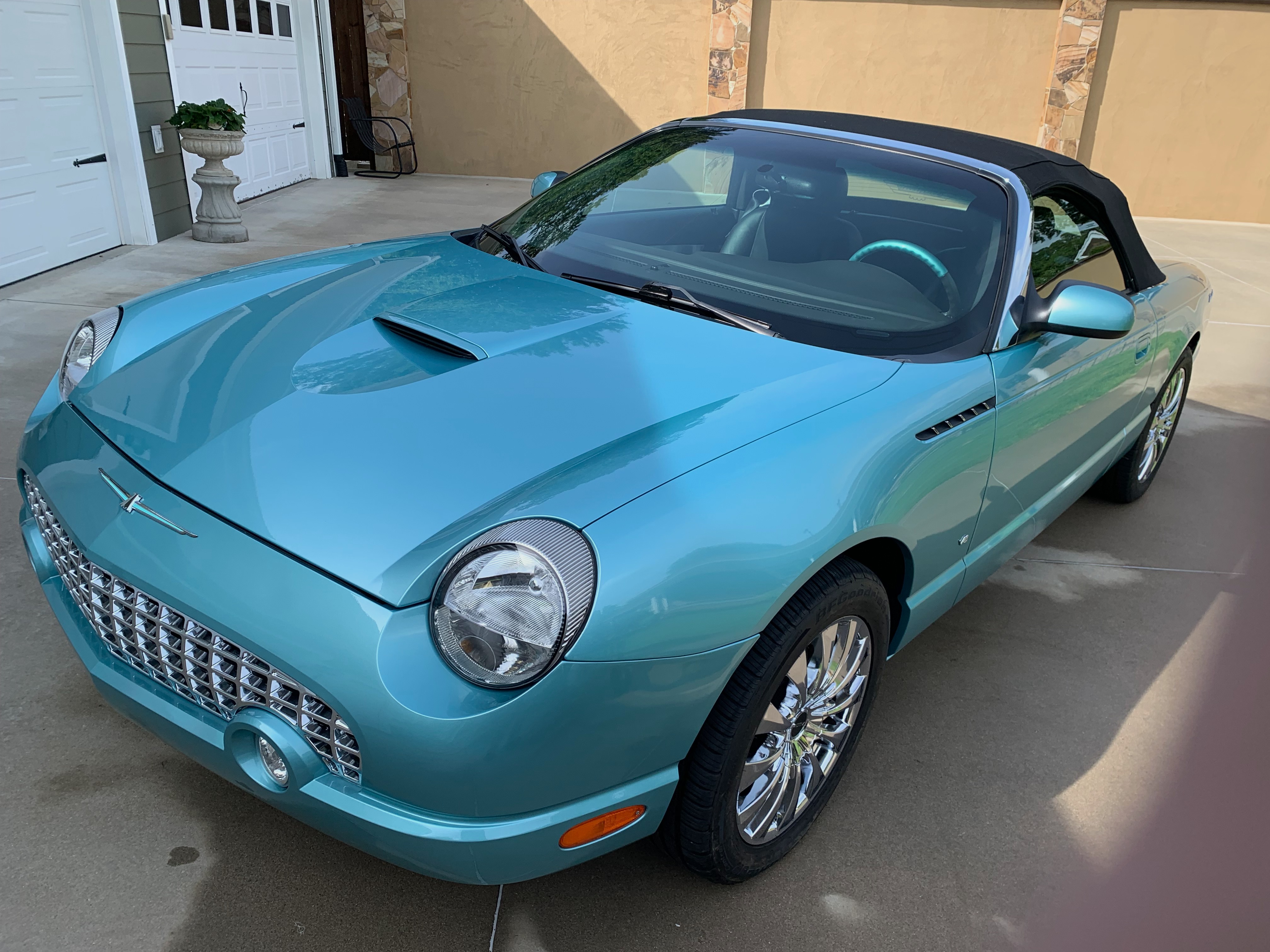 Used 2002 Ford Thunderbird RWD image 2