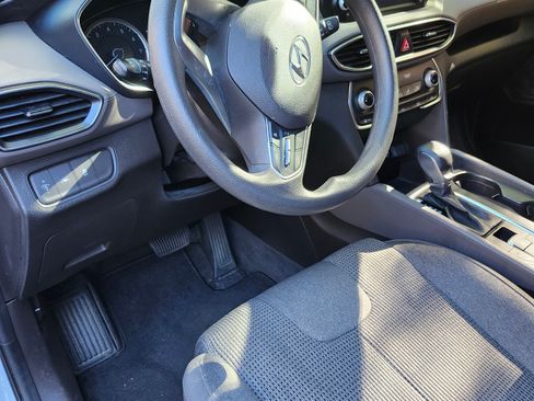 Used 2020 Hyundai Santa Fe SE image 16
