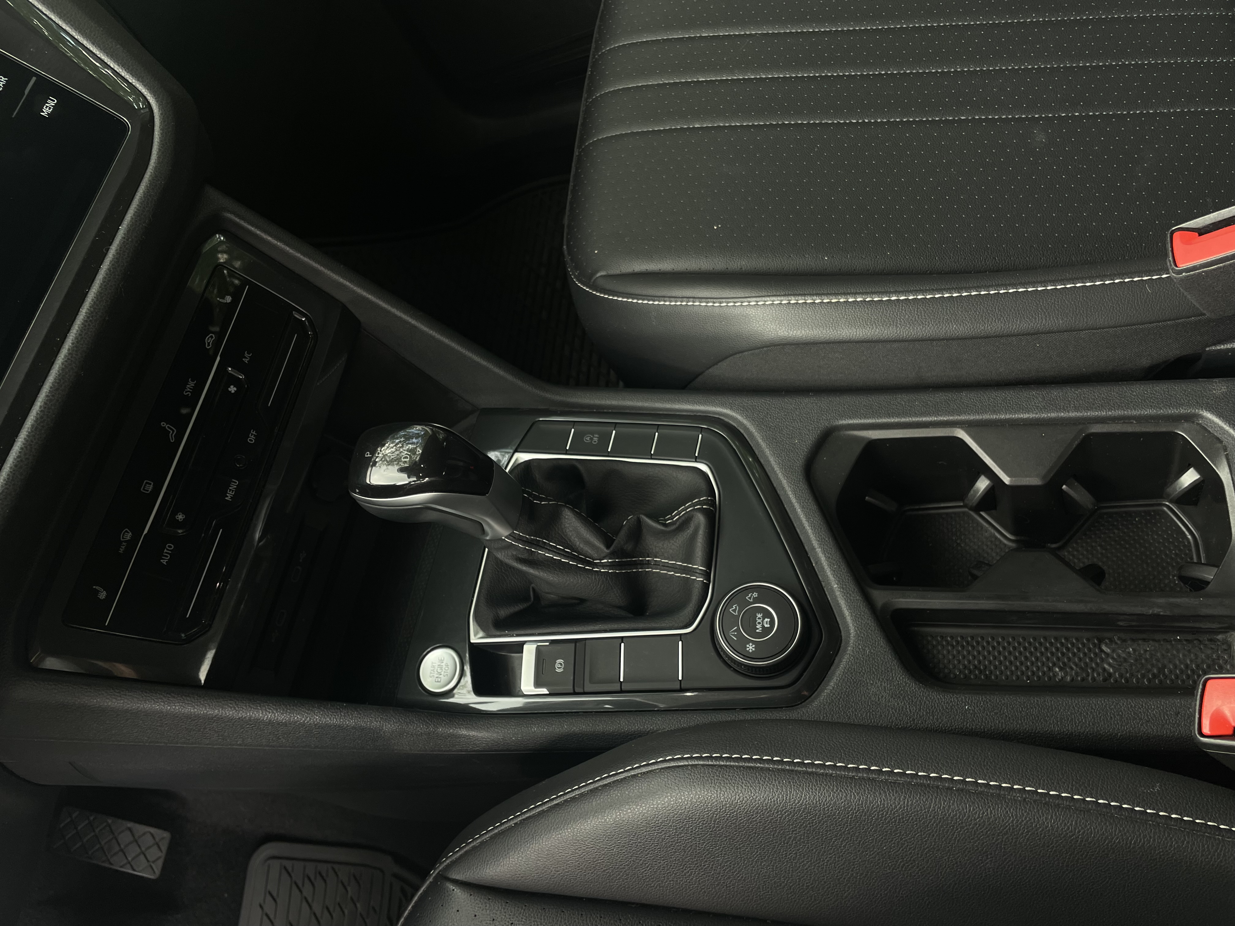 Used 2022 Volkswagen Tiguan SE AWD/4WD image 12