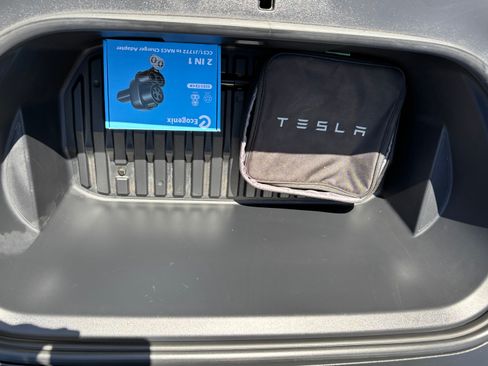 Used 2022 Tesla Model Y Long Range image 13