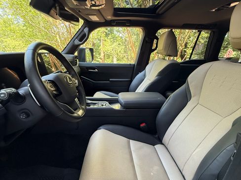 Used 2024 Lexus GX 550 AWD/4WD image 15