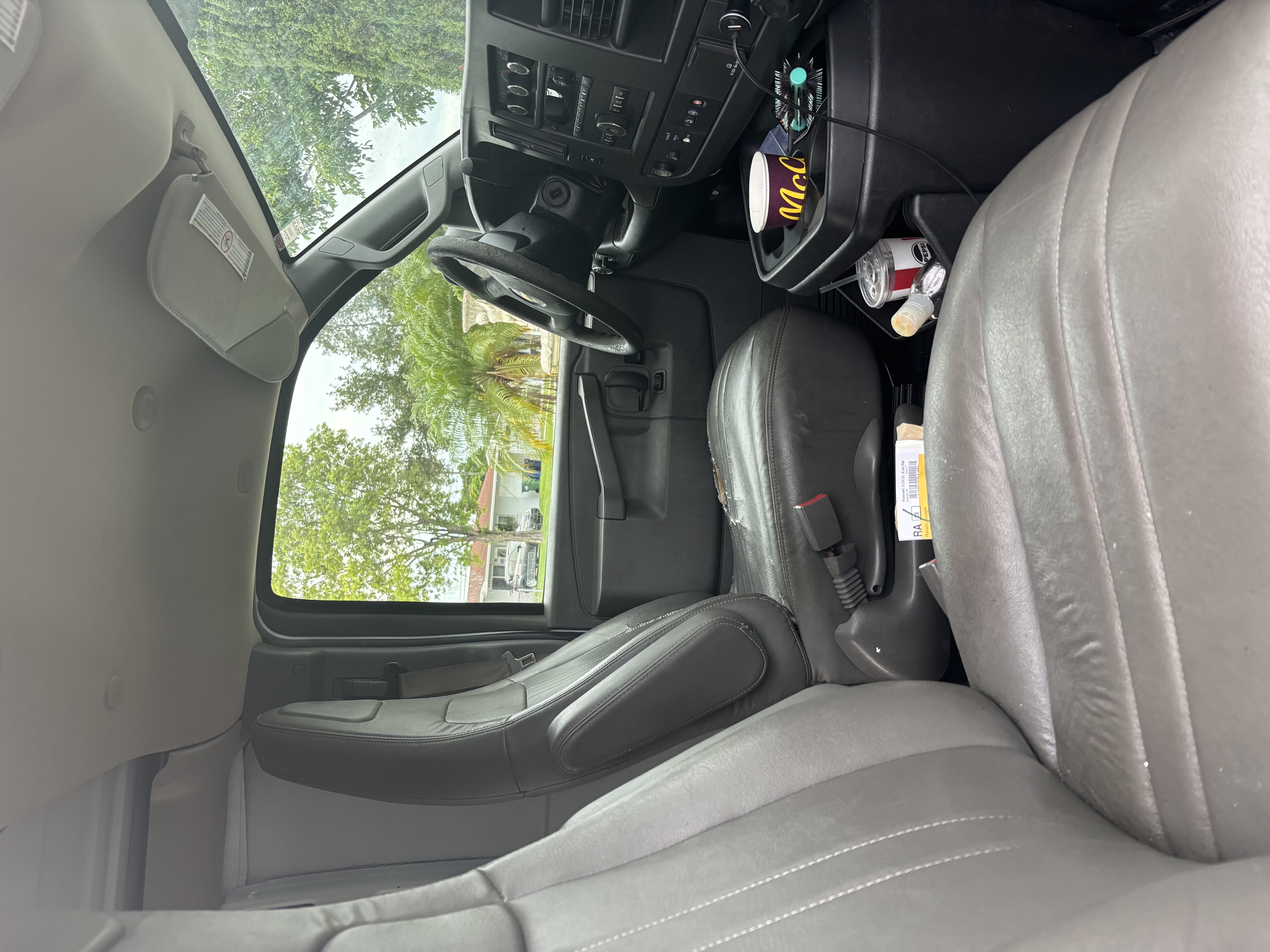 Used 2018 Chevrolet Express 2500 w/ Driver Convenience Package RWD image 6