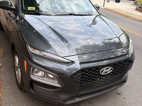 Used 2021 Hyundai Kona SE FWD image 2