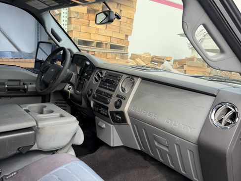 Used 2015 Ford F250 XLT w/ XLT Value Package image 15