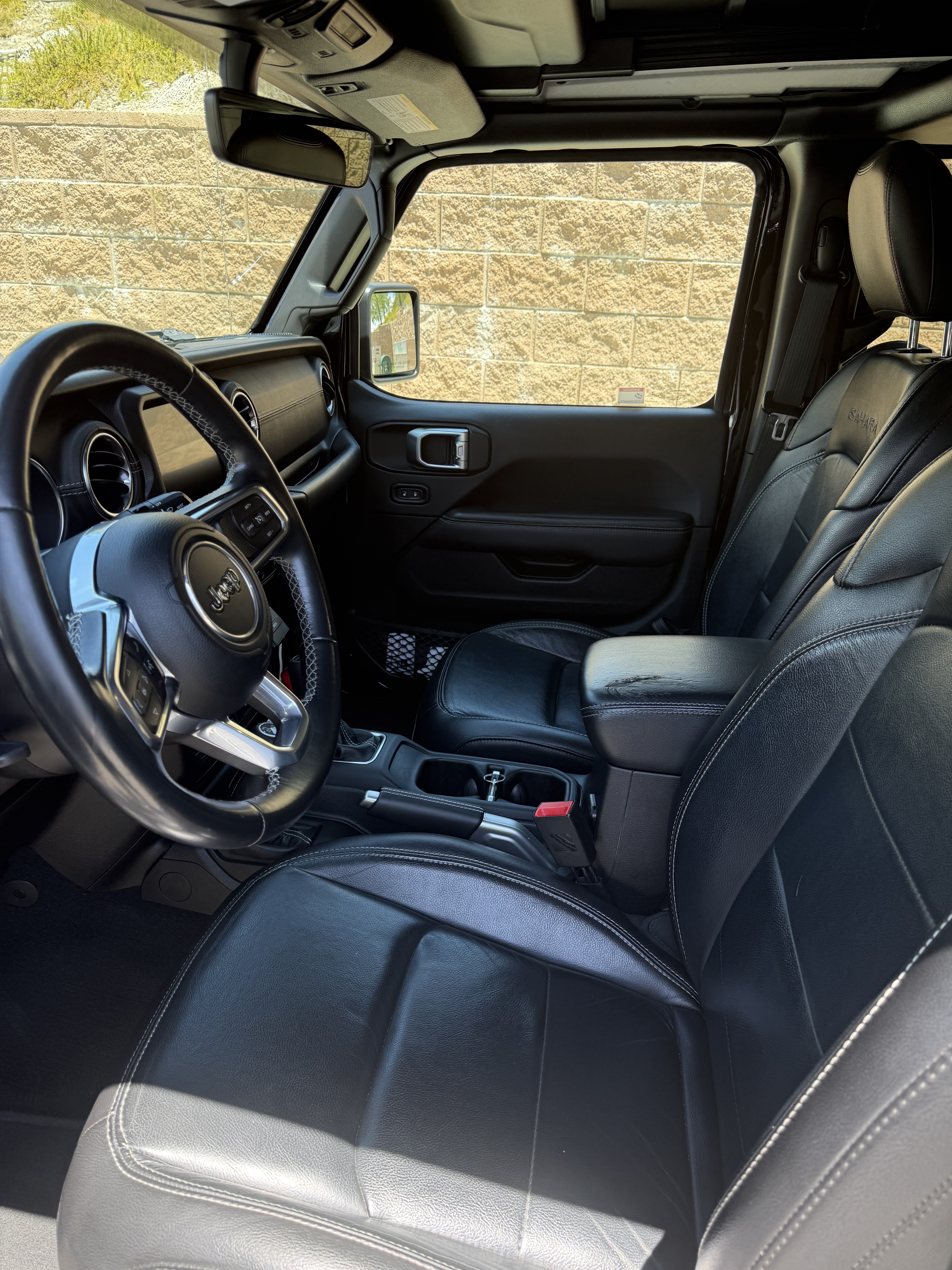 Used 2019 Jeep Wrangler Unlimited Sahara AWD/4WD image 9