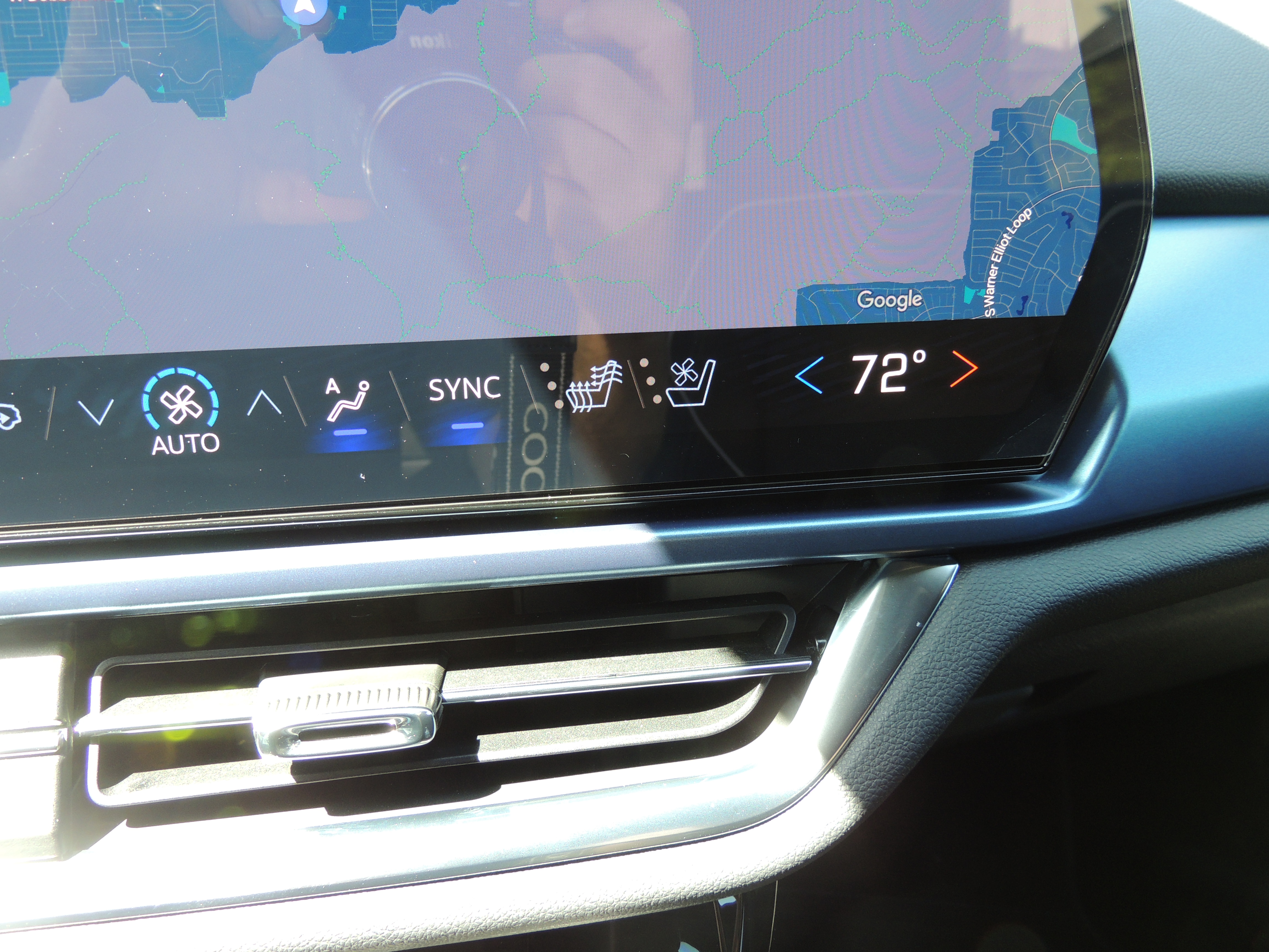 Used 2025 Chevrolet Equinox EV LT w/ Convenience Package II FWD image 18