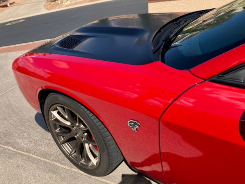 Used 2015 Dodge Challenger SRT Hellcat RWD image 6