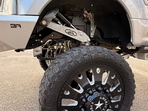 Used 2020 Ford F350 Limited image 9