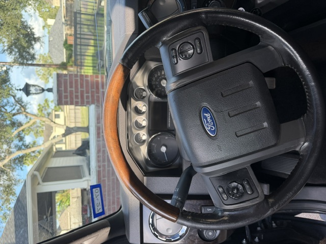 Used 2013 Ford F250 Platinum w/ FX4 Off Road Pkg AWD/4WD image 16