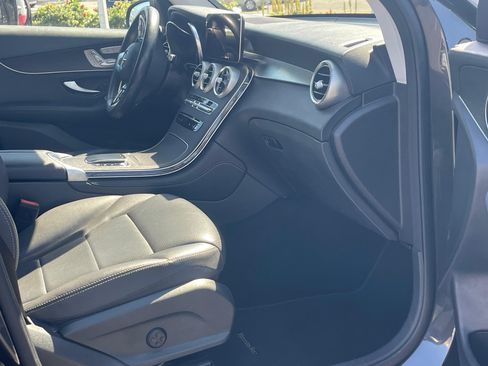 Used 2021 Mercedes-Benz GLC 300 image 9
