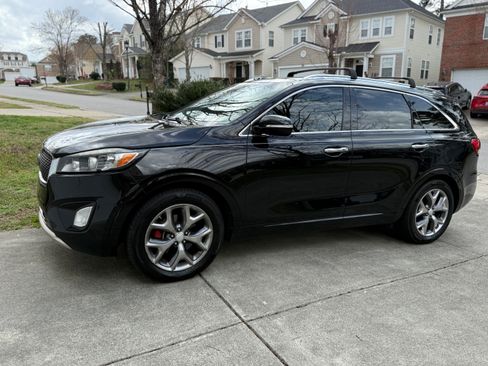 Used 2017 Kia Sorento SX image 1