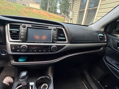 Used 2016 Toyota Highlander XLE