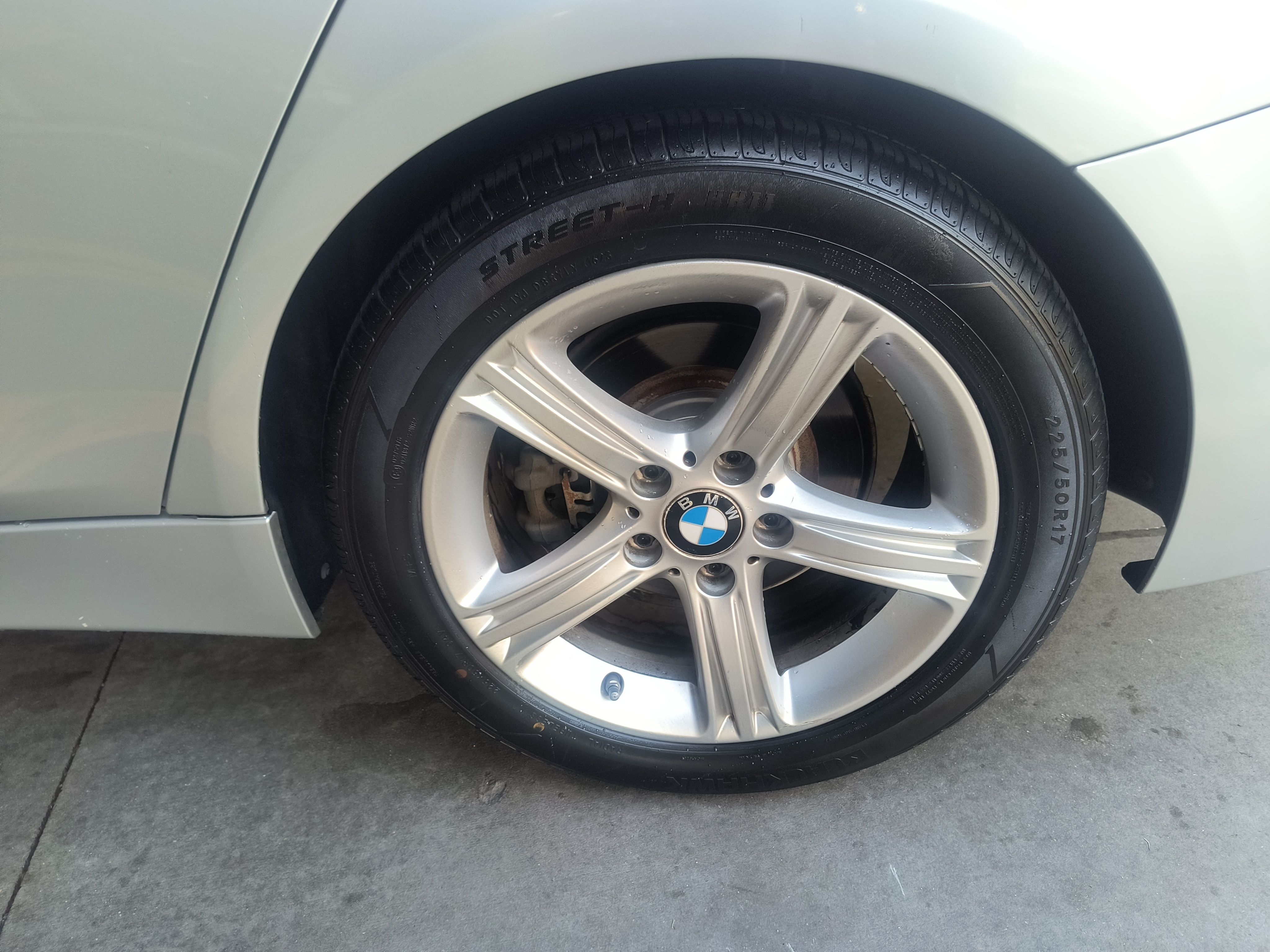 Used 2015 BMW 320i Sedan RWD image 15