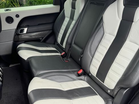 Used 2017 Land Rover Range Rover Sport SVR image 6