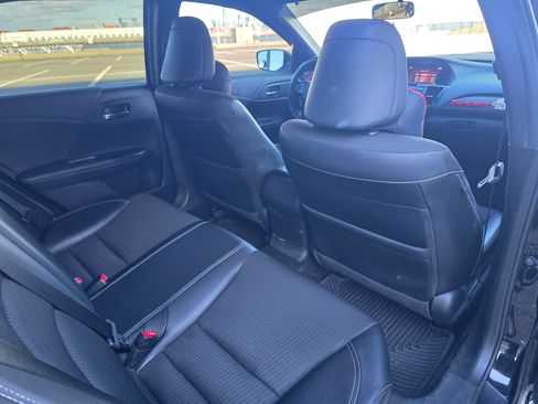 Used 2016 Honda Accord Sport image 10