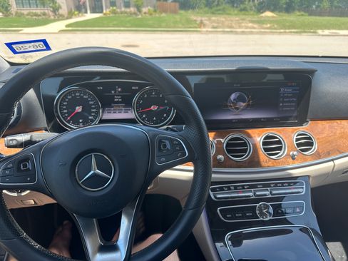 Used 2017 Mercedes-Benz E 300 image 12