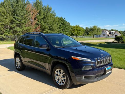 Used 2014 Jeep Cherokee Latitude AWD/4WD image 1