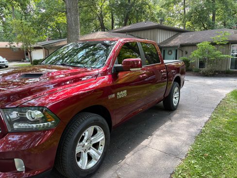 Used 2016 RAM 1500 Sport w/ Convenience Group AWD/4WD image 8