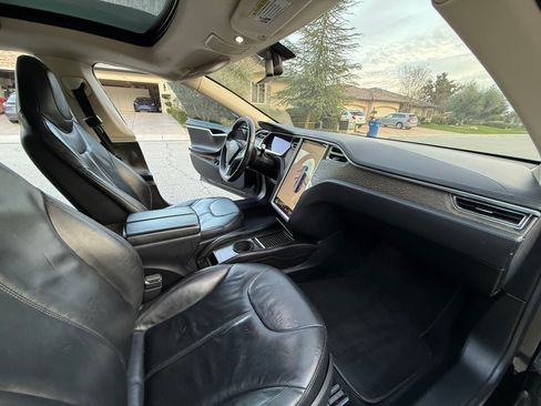 Used 2013 Tesla Model S image 32