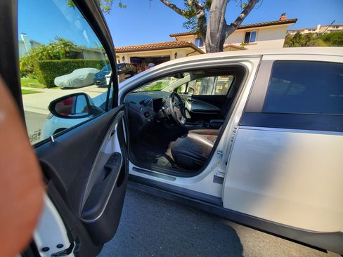 Used 2013 Chevrolet Volt Premium w/ Premium Trim Package image 13