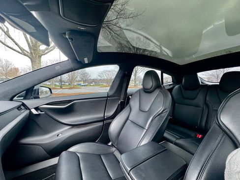 Used 2020 Tesla Model S Long Range Plus image 21