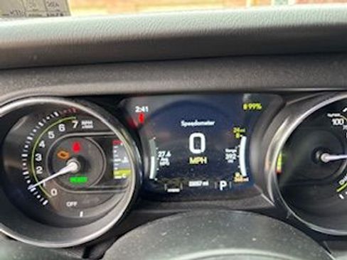 Used 2021 Jeep Wrangler Unlimited Sahara w/ Cold Weather Group image 14